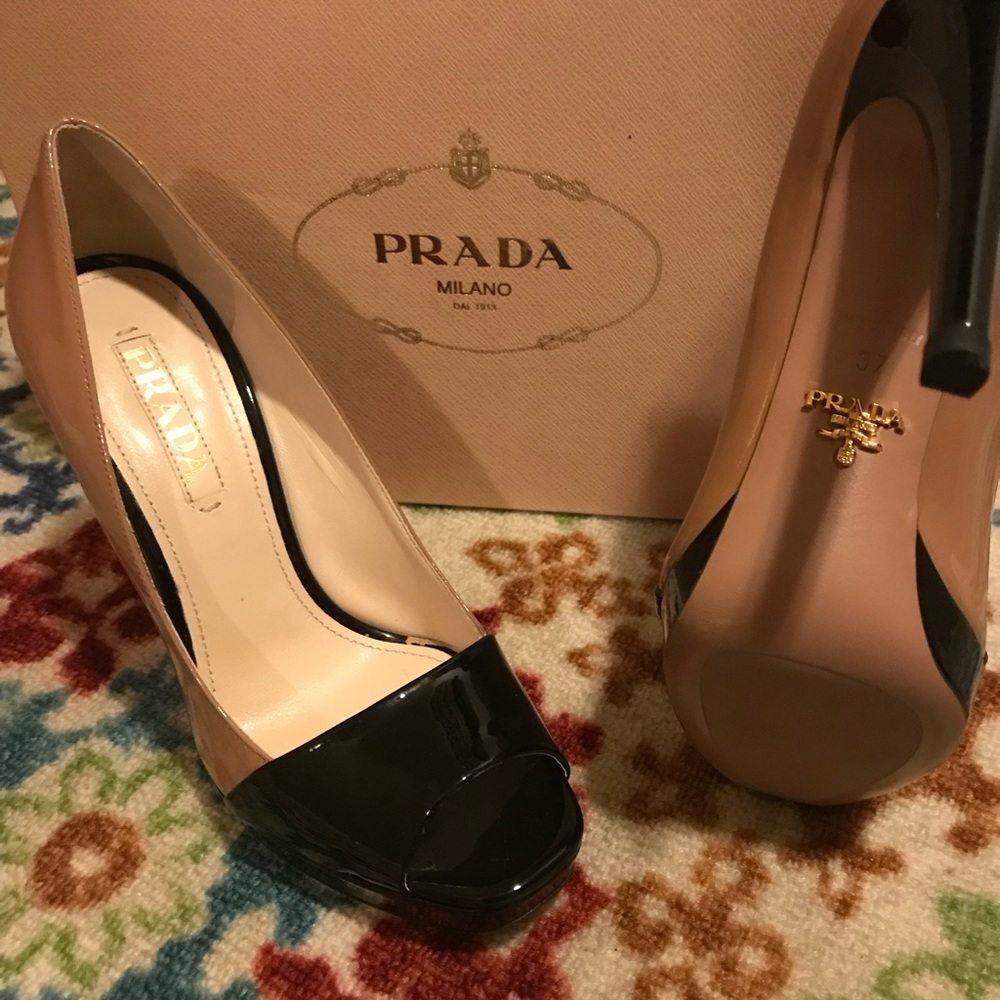 Never worn Prada Milano pumps bought in Italy